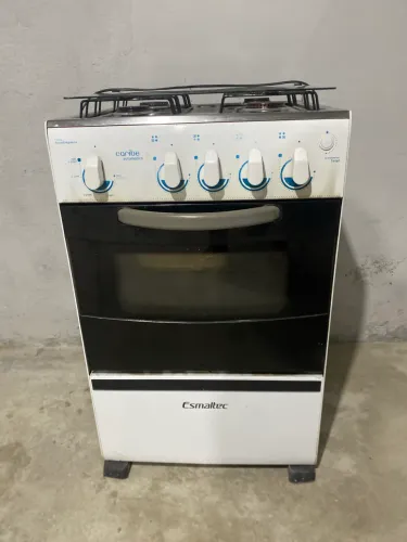 Fogão esmaltec pouco usado