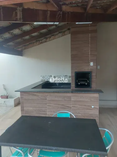 Casa disponível para venda no bairro Santa Mônica em Uberlândia MG