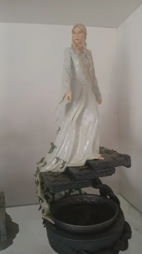 Galadriel Iron Studio