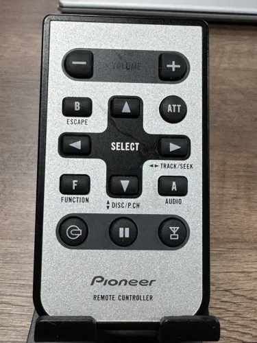 Controle original pioneer para som automotivo na oferta só 50,00