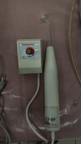 Equipamento portátil de alta frequência (modelo AF-Plus da Fonsoderm)