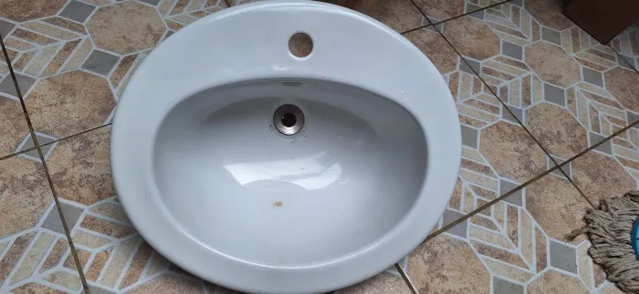 Vendo pia pra banheiro excelente estado