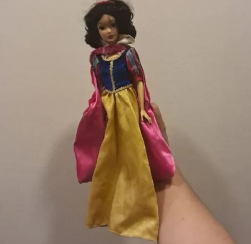 Boneca branca de neve vintage disney store