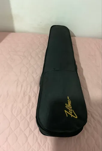 Vendo um Violino semi-novo (usado 3 vezes).