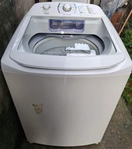 Vendo máquina de lavar 13kg SEMI NOVA funcionando Muito bem ENTREGO.