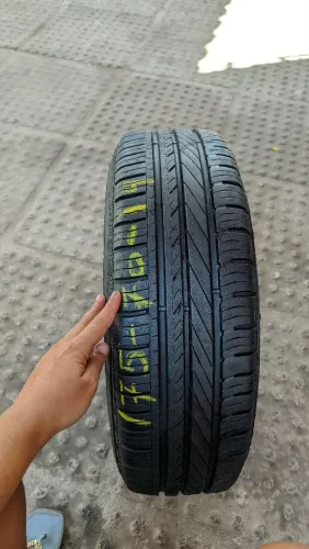 Pneu 175-70-14 original 