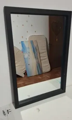 Espelho retangular borda preta ? decorativo e funcional