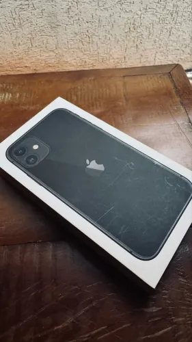 iPhone 11 - 64 GB