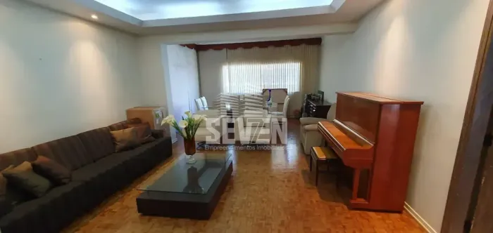 Casa Comercial com 5 Salas, Escritório e Garagem para 6 Carros no Jardim Estoril Bauru