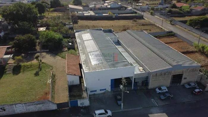 ALUGA-SE GALPÃO EM TAUBATÉ/SP EXCELENTE LOCALIZAÇÃO!