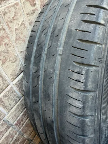 04 Pneus Dunlop 176/65 R14