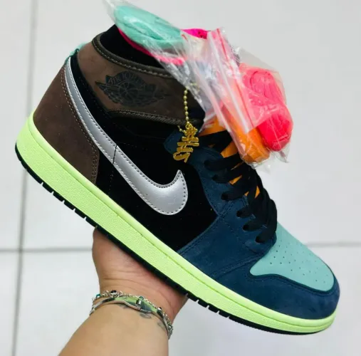*TÊNIS NIKE JORDAN 1 Retro High Tokyo Bio Hack * 