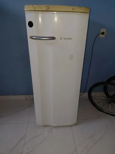 Geladeira consul 300 litros completa gelo seco funcionando perfeitamente todas peças acril