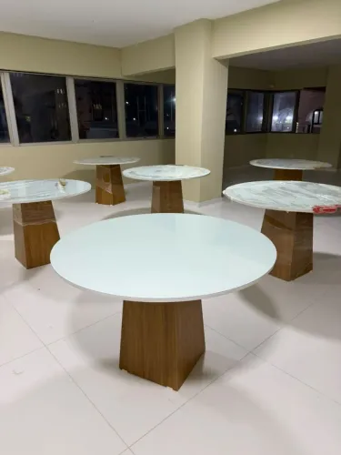 Mesa de Jantar Redonda Luxo com Vidro Laqueado 