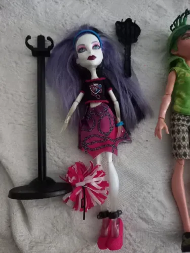 Monster High Spectra Ghoul Spirit COMPLETA
