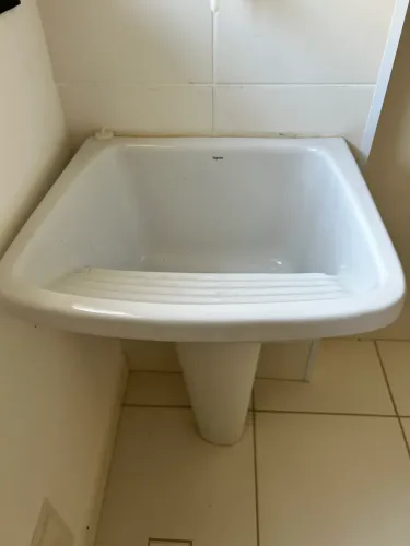 Tanque com coluna