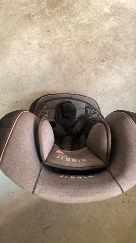 Cadeira infantil para automóveis 