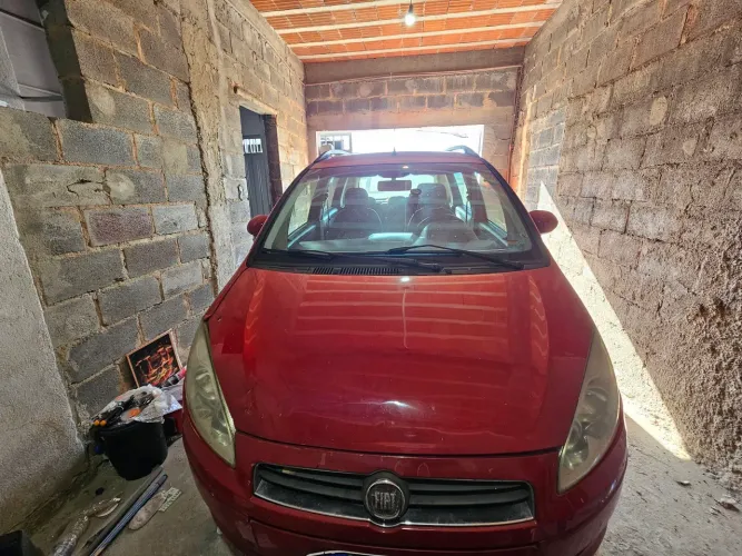 Fiat Idea Attractive 1.4 Fire Flex 8V 5P 2012