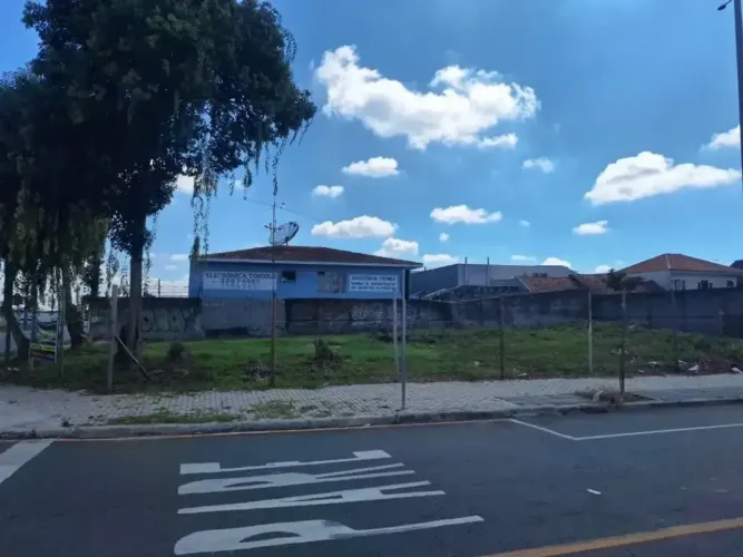 Terreno para alugar, 567 m² - Tarumã - Curitiba/PR