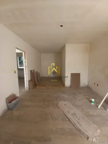 Maravilhosa casa geminada duplex à venda, com entrada independente no bairro Planalto.