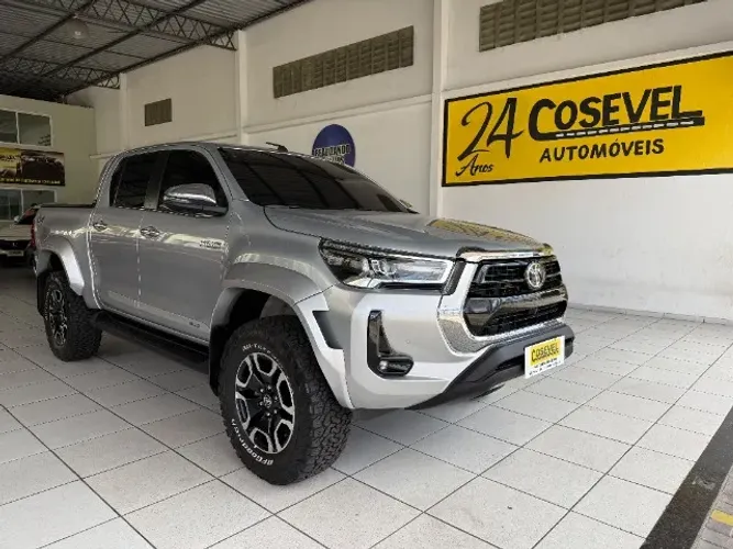 Toyota Hilux CD SRX Plus 4X4 2.8 TDI Die. Aut. 2025