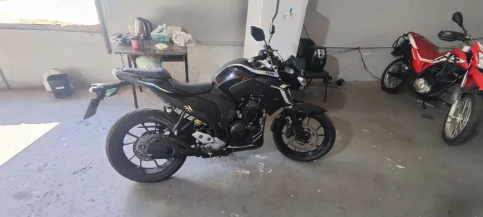 YAMAHA FZ 25 PRETA 2018 Shalon veículos Cariacica