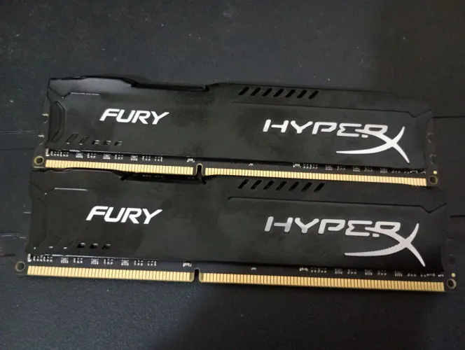 Memória Ram 2x8gb DDR3 - 300 Reais