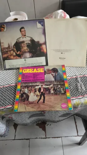 Coleção 3 Discos de Vinil Internacionais LP Pet Shop Boys, Grease e Vanilla Ice