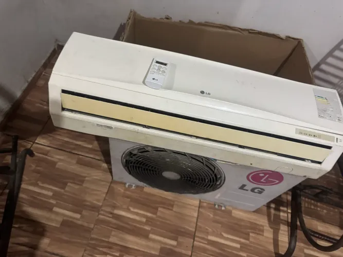 Ar LG 9 btus só falta completar no gaz que tá pouco
