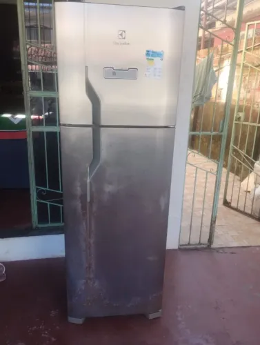 Geladeira Electrolux Frost Free duas portas, Gelando muito