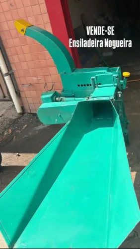 VENDE-SE ENSILADEIRA NOGUEIRA EN6180