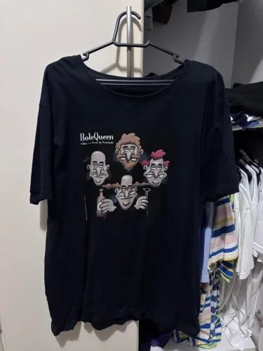 Camiseta botequeen