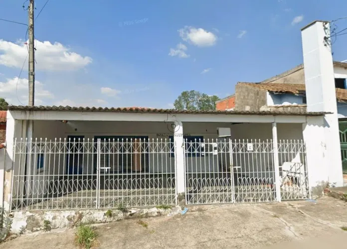 Casa Ampla de 450m² com Anexo Independente e Quintal de 50m² em Sorocaba/SP