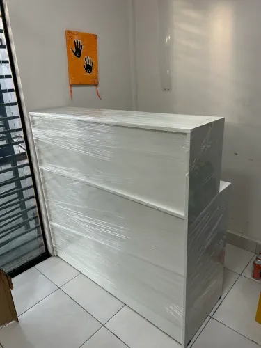 Balcão para atendimento feito em MDF
