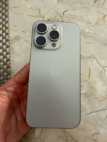 iPhone 15 pro 512g silver