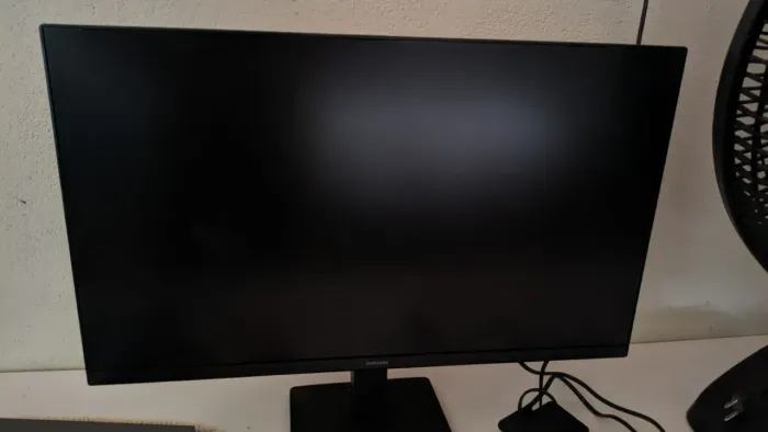 Monitor Gamer Samsung Essential S3, 24" FHD, 120 Hz, HDMI, Preto