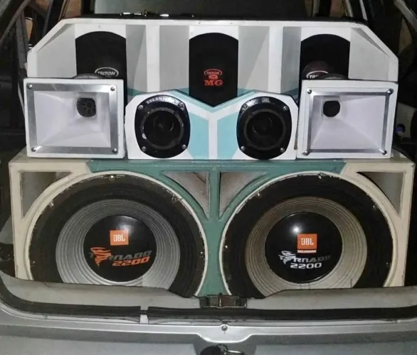 SOM AUTOMOTIVO