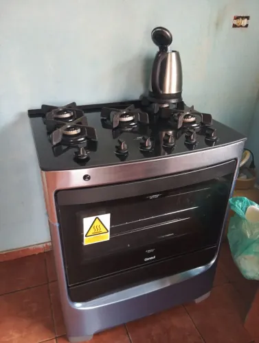 Vendo 1 fogão Consul tem 2 mês de comprado