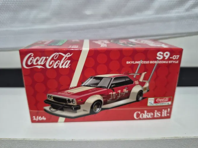 Miniatura Skyline C210 Bosozoku Style Coca-Cola S9-07 1:64