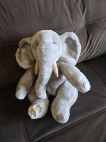 Elefante de pelúcia