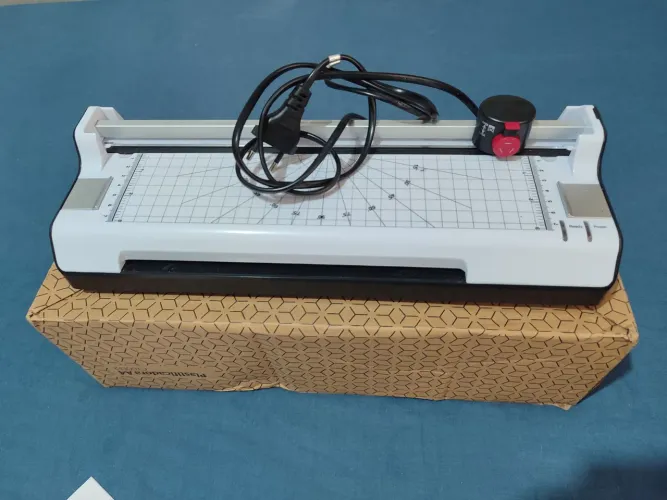 Plastificadora A4 + Refiladora - Pouco Usada