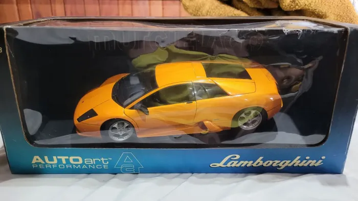 Miniatura AutoArt 1:18 Lambhorghini Murciélago