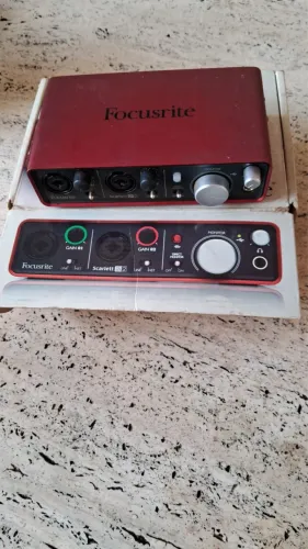 Interface de Áudio Focusrite Geração 1