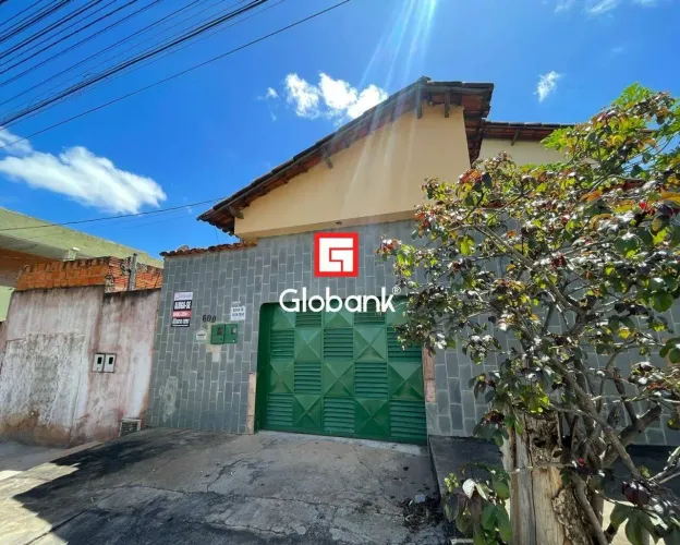Casa 5 quartos para aluguel Planalto 110m² Montes Claros MG