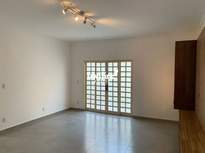 Apartamento no Bairro Vila Ana Maria, 2 quartos, 1 suíte, 1 vaga, 74 m²