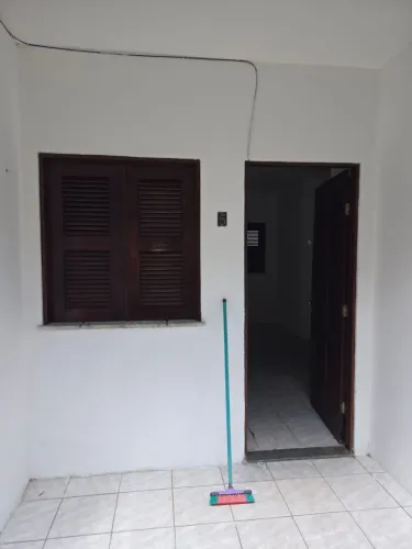 Alugo ótimo apto na rua 85 número 280 térreo