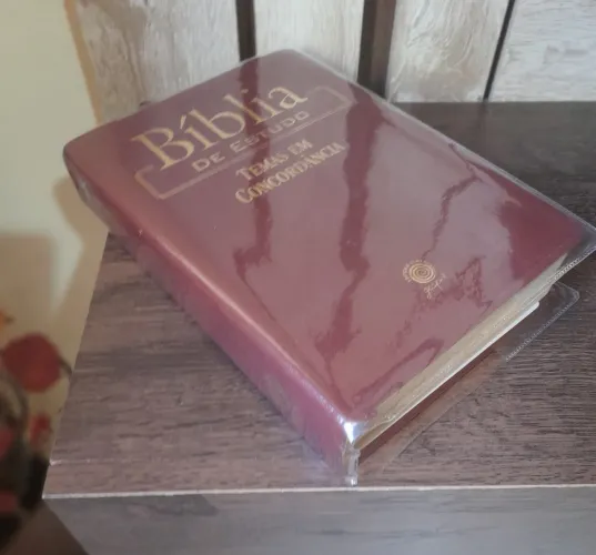 Bíblia de estudo Temas em concordância (Cheiro de nova)