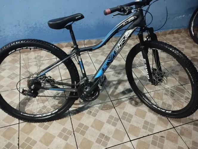 Bicicleta com marcha, aro 29