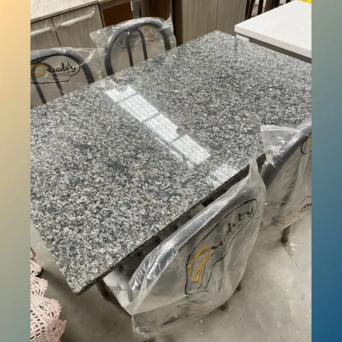 Mesa com 4 cadeiras - entrego