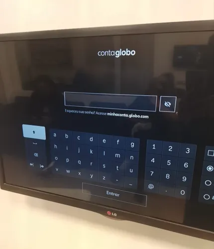 Televisão LG 32 polegadas com aparelho de Roku incluso